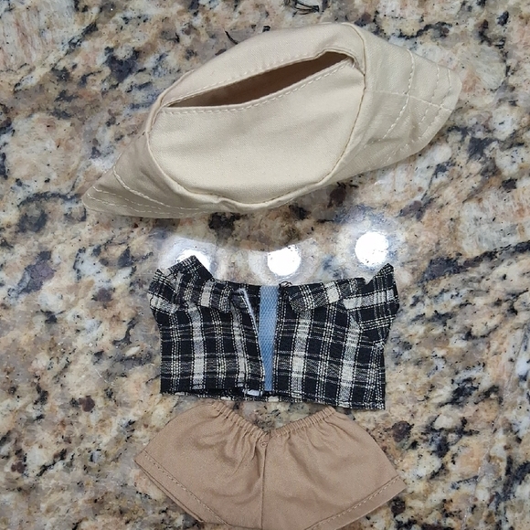 Labubu Tan Short And Shirt Set with bucket hat - Picture 5 of 5